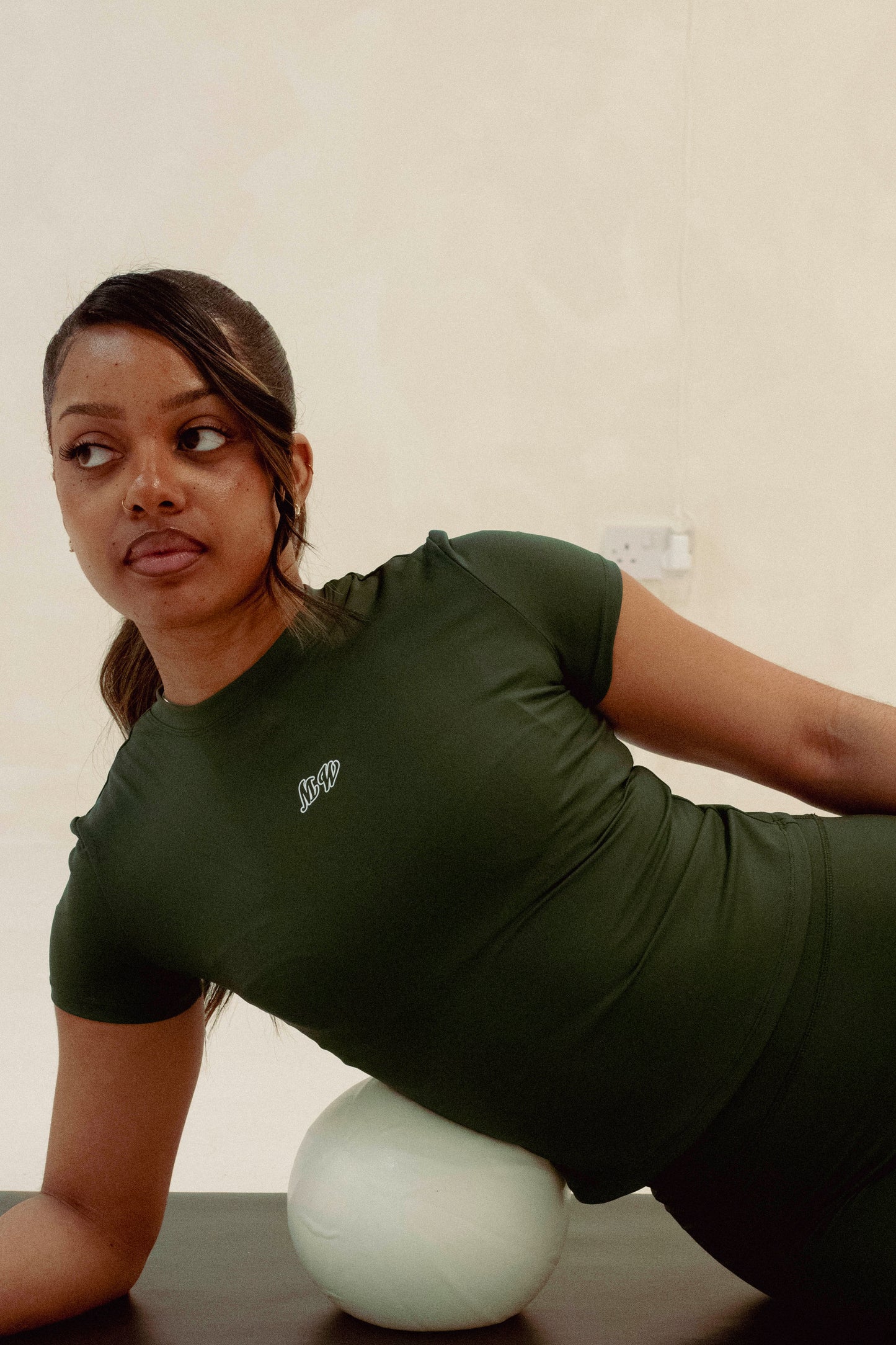 Atletica Sculpt Tee - Forest
